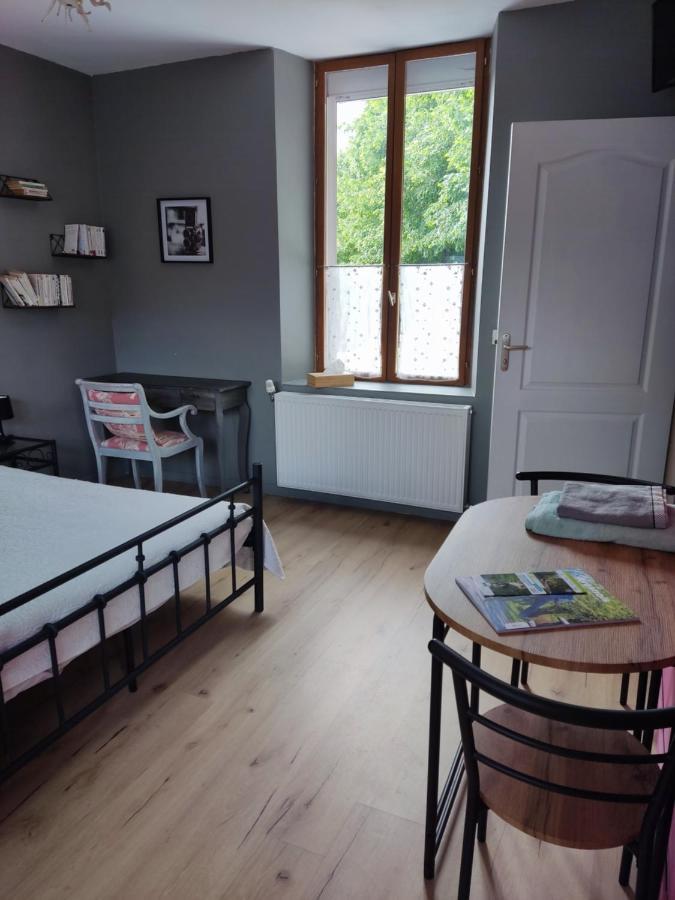 Bed and Breakfast La Demeure Avesnoise Wignehies Екстер'єр фото